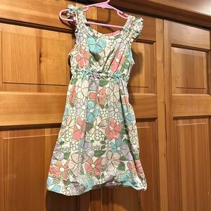 Roxy Hawaiian flower dress. Fits a 4-5 year old